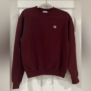 Champion small logo sweatshirt in burgundy — size small